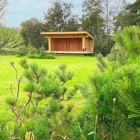 度假居 8 Person Holiday In